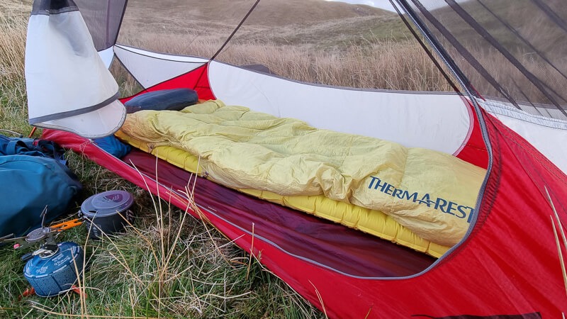 Thermarest sleeping mat and quilt